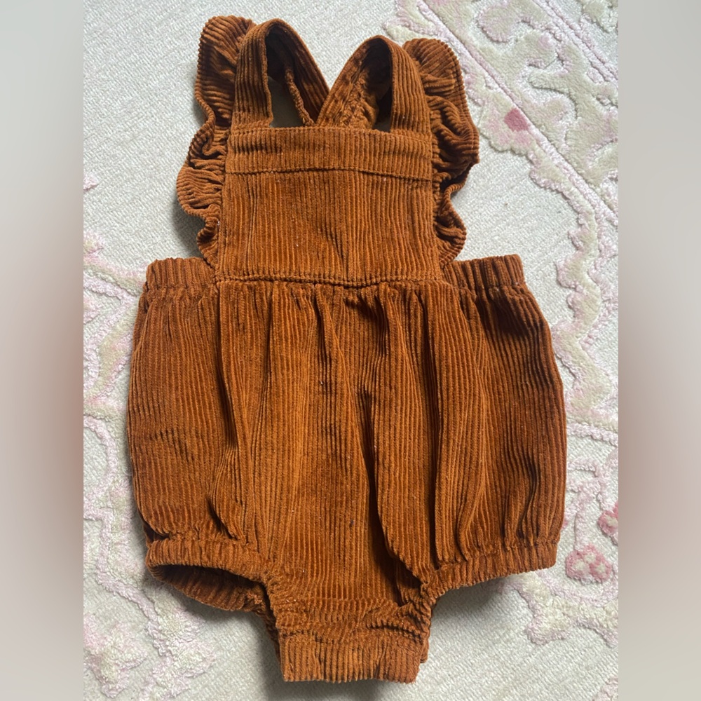 Old Navy baby corduroy romper. New. 3-6 months.
